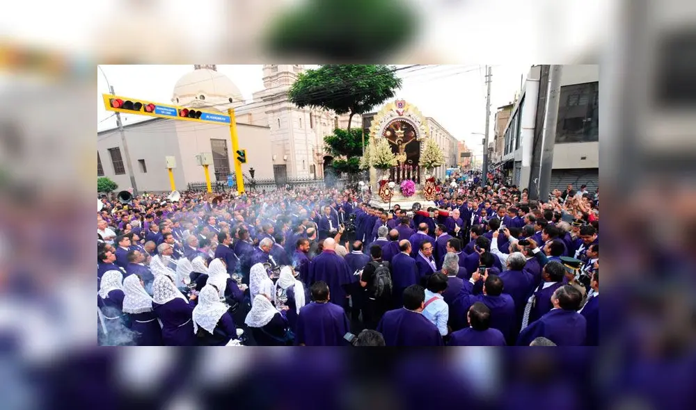 Brindan recomendaciones para evitar problemas de salud durante la procesión del Señor de los Milagros. Créditos: La República. Brindan recomendaciones para evitar problemas de salud durante la procesión del Señor de los Milagros. Créditos: La República.