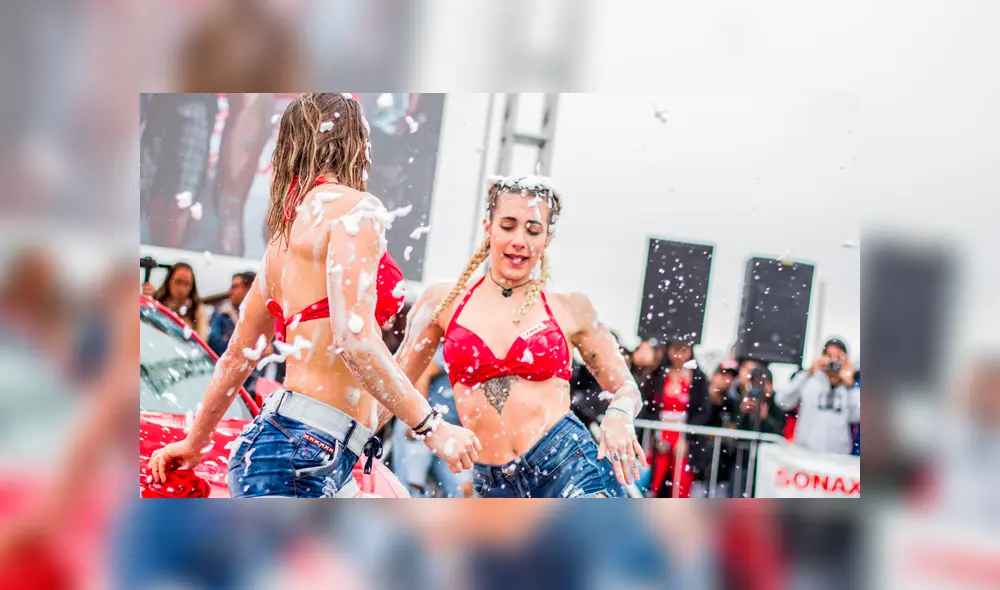 Combate: Paula Ávila y Michela Elías elevaron la temperatura con sexy car wash [FOTOS]
