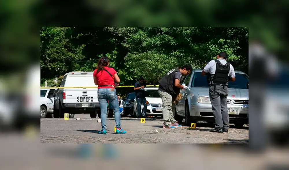 México: asesinan a tres policías y dejan sus cuerpos dentro de auto abandonado