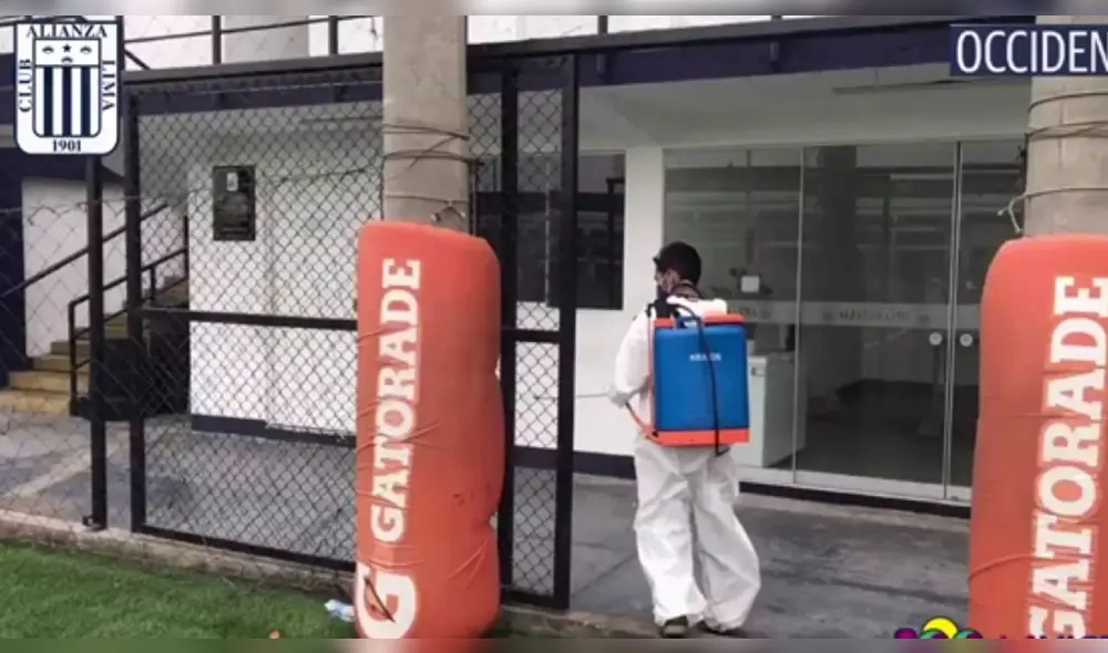 Alianza Lima: hinchas desinfectaron instalaciones del estadio Matute.
