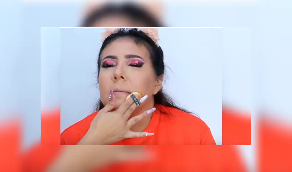 Tutorial de YouTube ha dejado a más de uno con la boca abierta al mostrar la increíble transformación de una mujer tras aplicarse gran cantidad de maquillaje en el rostro