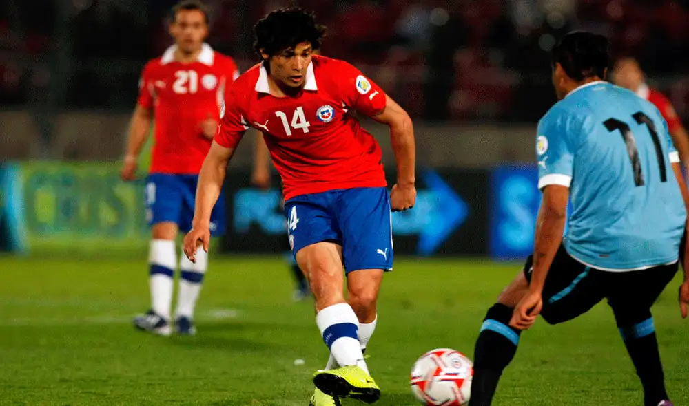 El chileno Matías Fernández será el encargado de entregar el trofeo en la final de la Copa América 2019. | Foto: AP El chileno Matías Fernández será el encargado de entregar el trofeo en la final de la Copa América 2019. | Foto: AP