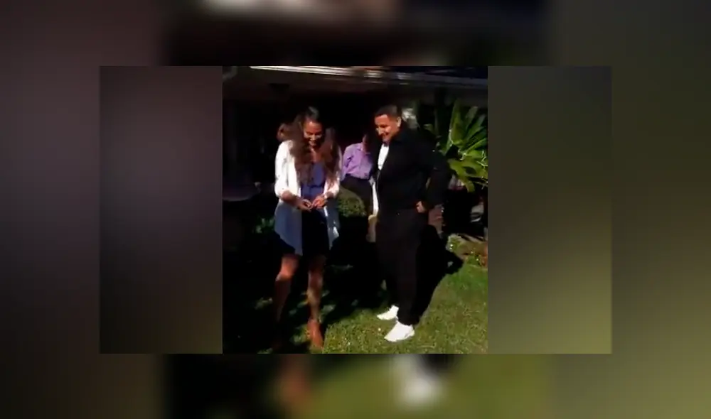 Desliza hacia la izquierda para ver la pedida de mano que se volvió viral en YouTube. Desliza hacia la izquierda para ver la pedida de mano que se volvió viral en YouTube.