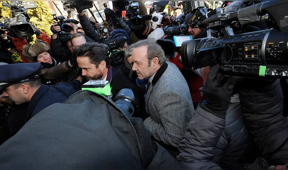 Muere masajista que denunció a Kevin Spacey Muere masajista que denunció a Kevin Spacey