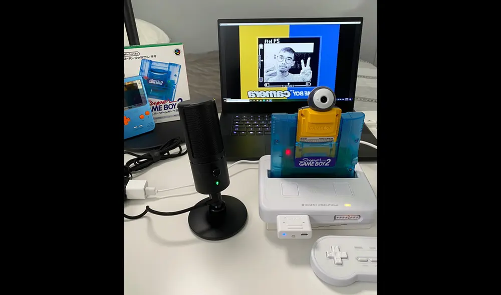 Todos los equipos que se necesitó para obtener la función de cámara web. | Foto: Twitter / @bernardcapulong Todos los equipos que se necesitó para obtener la función de cámara web. | Foto: Twitter / @bernardcapulong