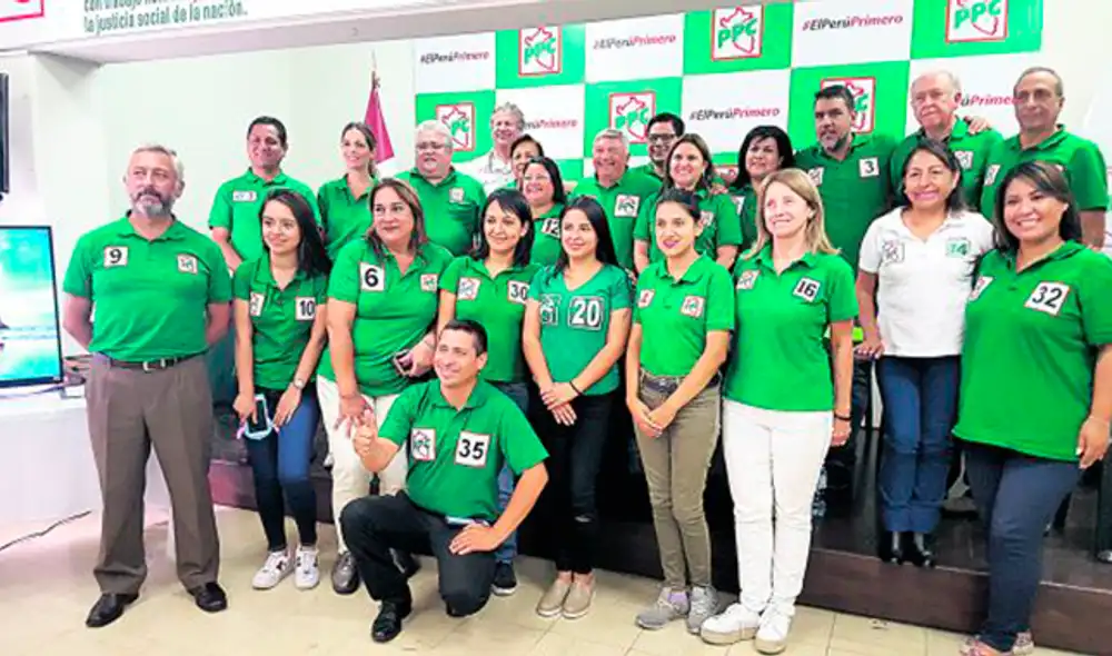 Equipo. Propuestas que trabajaron serán remitidas próximamente a los partidos políticos. Equipo. Propuestas que trabajaron serán remitidas próximamente a los partidos políticos.