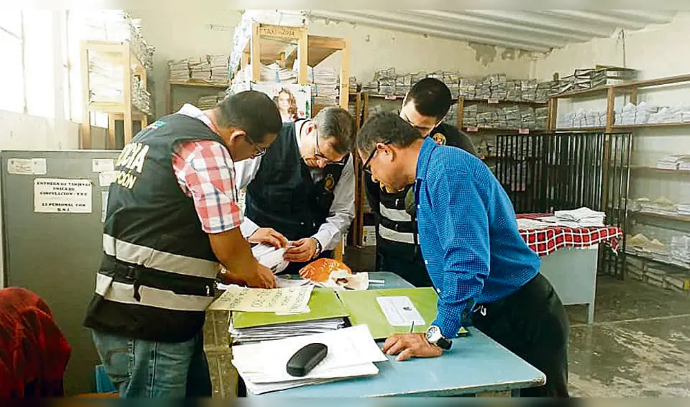 Diligencia. Fiscalía y Policía intervinieron en municipalidad. Diligencia. Fiscalía y Policía intervinieron en municipalidad.