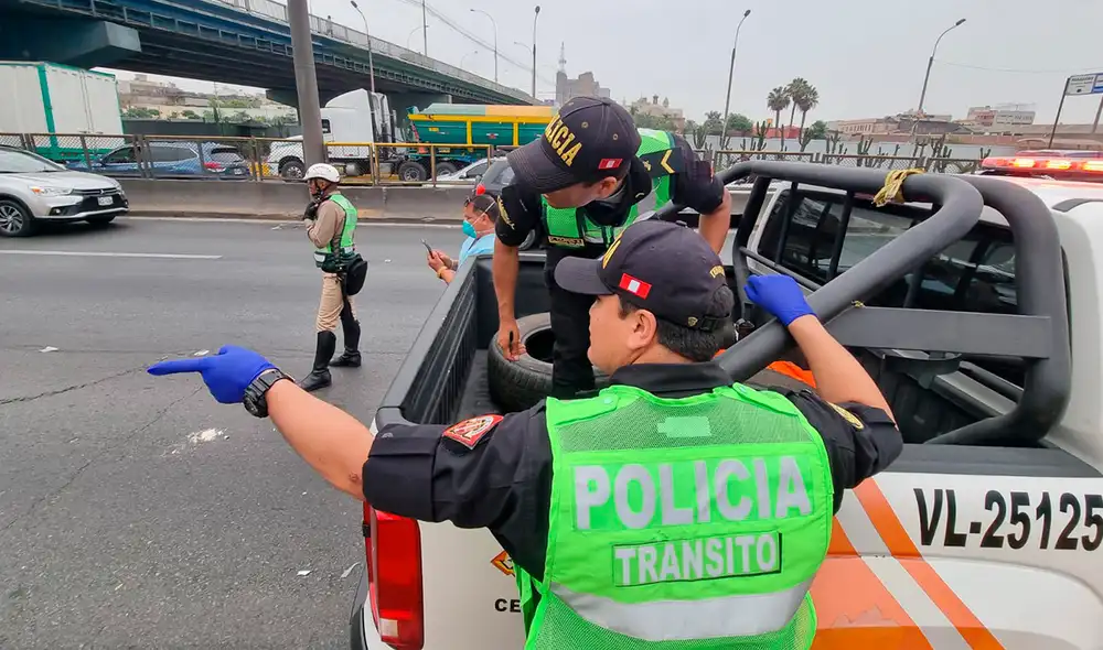 Cercado de Lima: conductor de trailer se dio a la fuga luego del impacto con motociclista. Foto: Vanessa Trebejo/URPI-LR