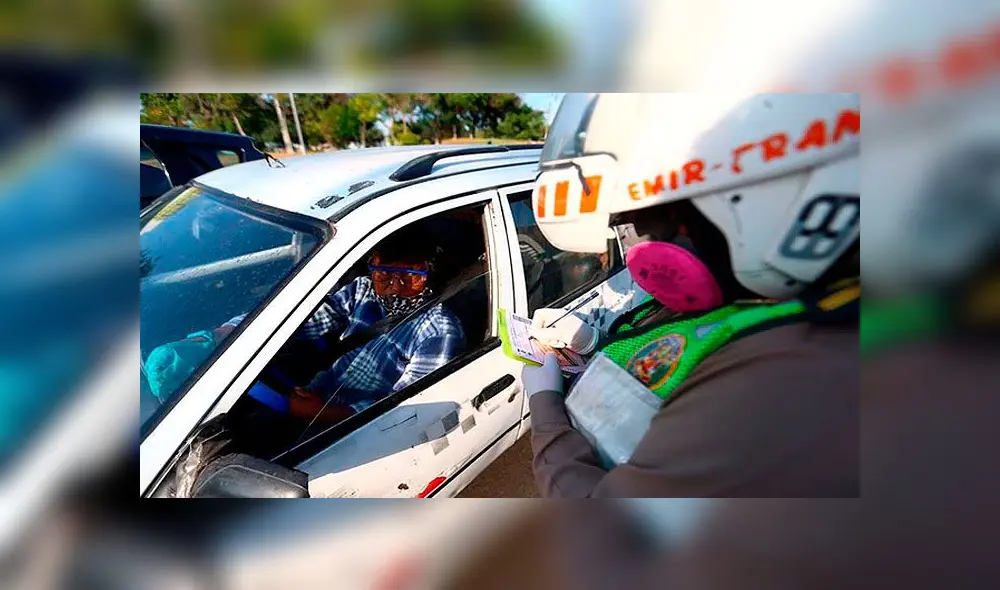 El conductor debe llevar el Pase Laboral cada vez que sale con dirección a su centro de labores. El conductor debe llevar el Pase Laboral cada vez que sale con dirección a su centro de labores.