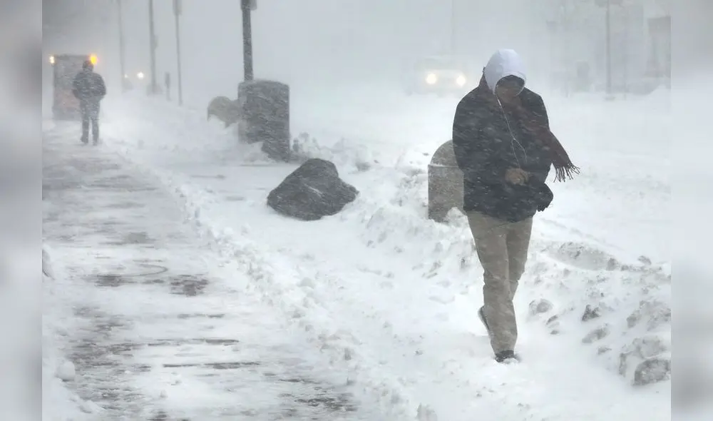 “Bomba ciclónica” cobra 3 muertos y amenaza con inundar a dos tercios de EE.UU. 