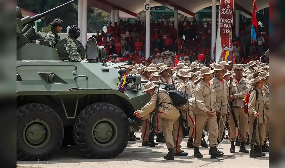 Maduro muestra poderío militar del chavismo en desfile armado de milicia bolivariana [FOTOS]
