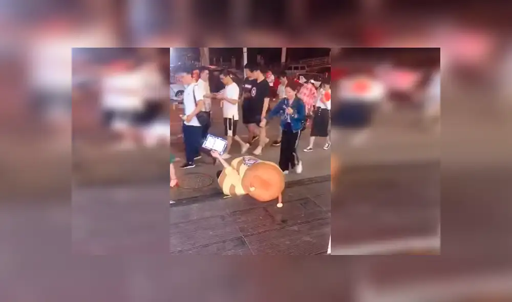 Facebook viral: Joven se cansa de repartir volantes en la calle y toma radical decisión [VIDEO]
