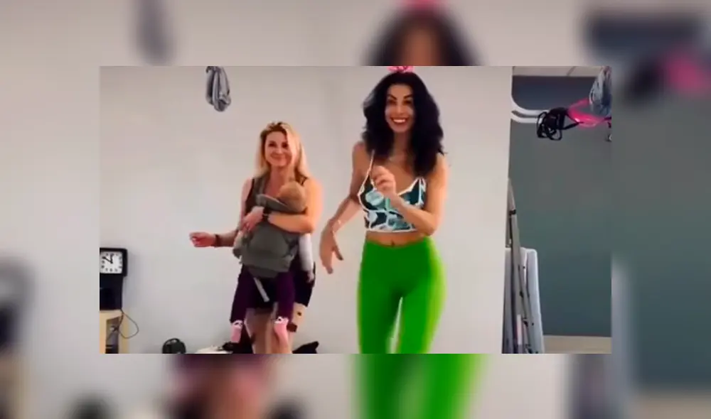 En YouTube, una madre sorprendió con sus movimientos a ritmo de bachata acompañada de su bebé. En YouTube, una madre sorprendió con sus movimientos a ritmo de bachata acompañada de su bebé.