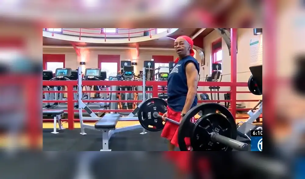 La anciana le dio una paliza al ladrón que se hizo el enfermo al verla. Foto: captura