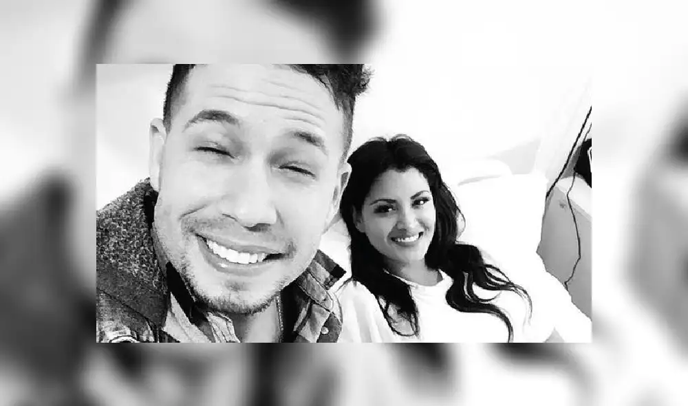 Micheille Soifer luce anillo que le regaló Kevin Blow