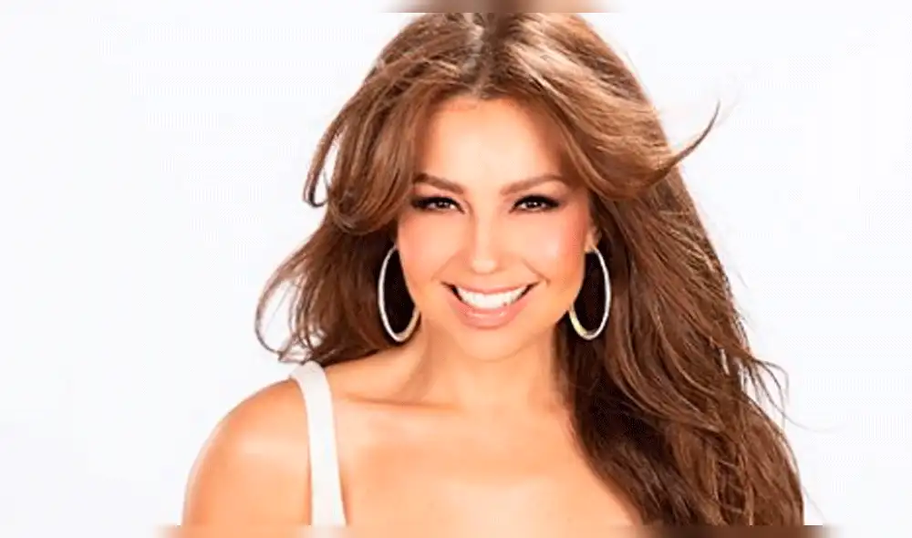 Thalía mostró más de la cuenta en osado body [VIDEO]