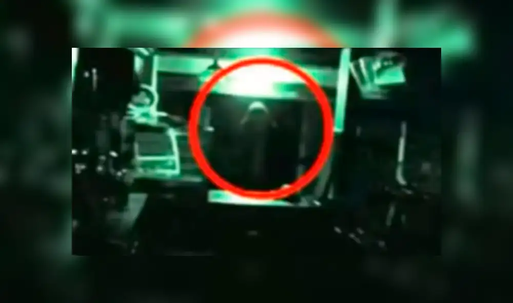 Youtube viral: cámaras de seguridad registran a supuesto fantasma en un concurrido bar [VIDEO]