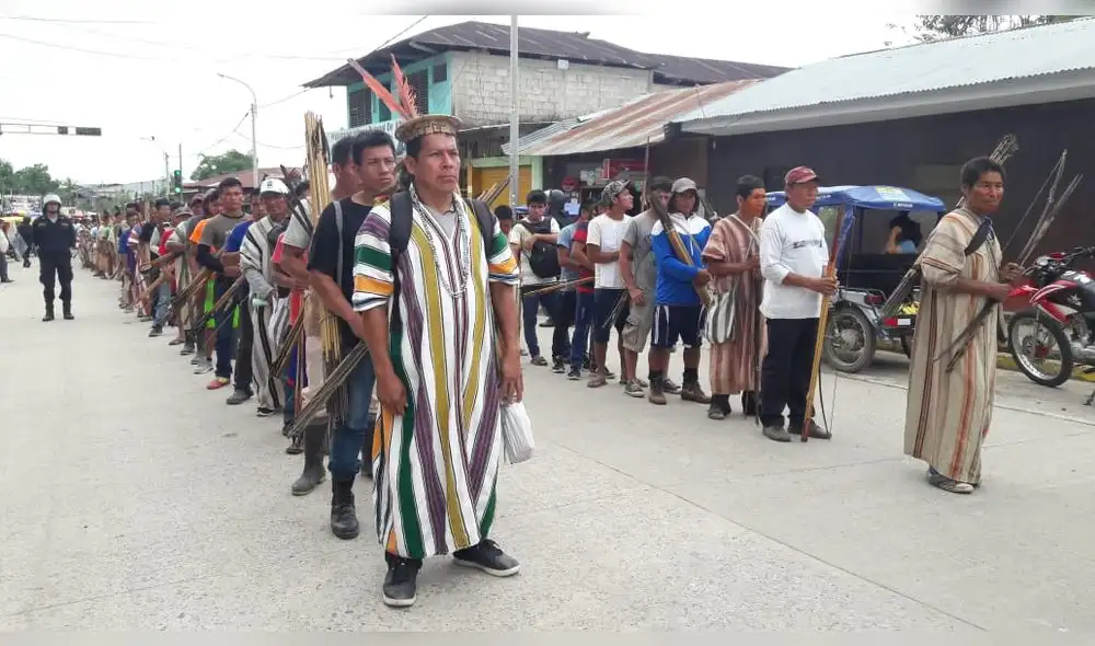 Indígenas de Atalaya, en paro indefinido, acuerdan bloquear ríos y tomar aeródromo Indígenas de Atalaya, en paro indefinido, acuerdan bloquear ríos y tomar aeródromo