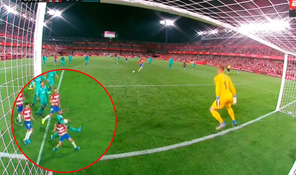 Álvaro Vadillo, el punto penal, marcó el segundo gol del Granada sobre el FC Barcelona| Foto: ESPN