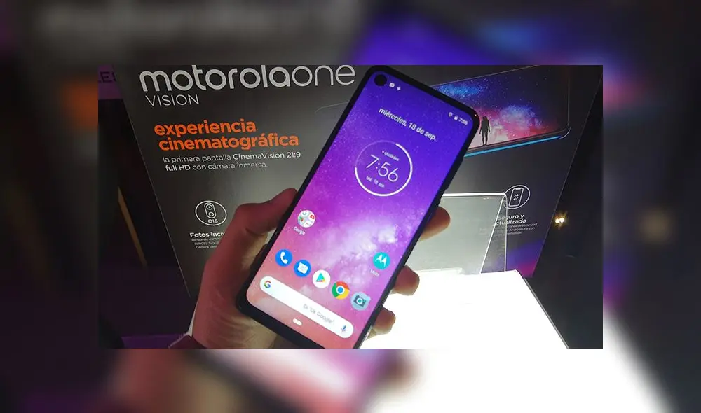 Desliza para conocer más detalles del Motorola One Vision. Foto: Daniel Robles.