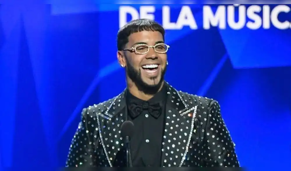 Anuel AA menciona a Dios al ganar premio y usuarios lo tildan de "incoherente"