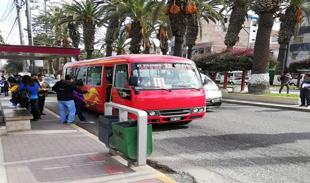 Combis antiguas podrán circular un años más en las calles de Tacna