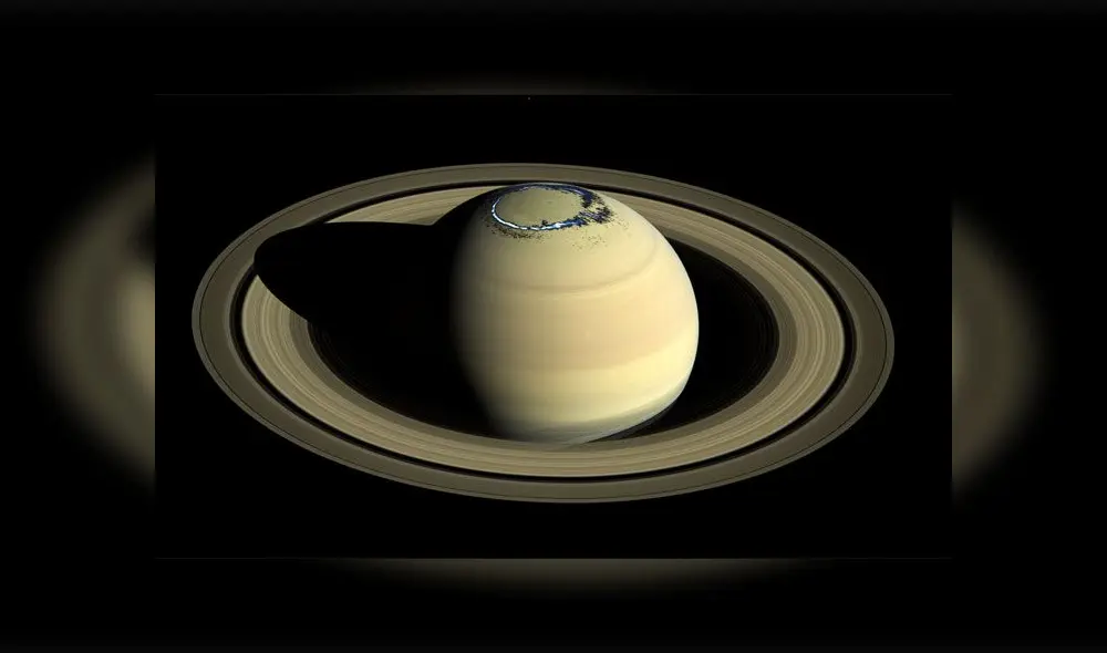 La imagen se obtuvo a partir de la composición en color verdadero de Saturno, superpuesto con una representación de la aurora ultravioleta en el hemisferio norte como se observó el 20 de agosto de 2017. Crédito: NASA / Universidad de Lancaster. La imagen se obtuvo a partir de la composición en color verdadero de Saturno, superpuesto con una representación de la aurora ultravioleta en el hemisferio norte como se observó el 20 de agosto de 2017. Crédito: NASA / Universidad de Lancaster.