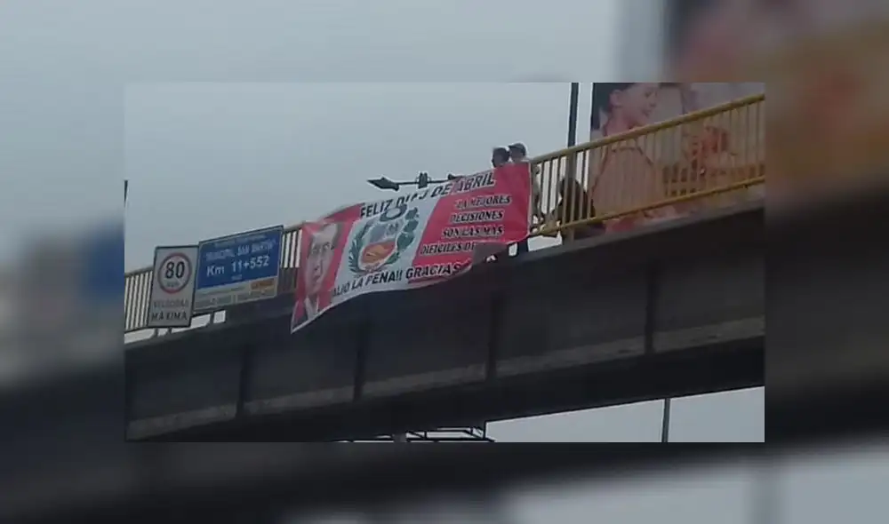 Tres militantes celebran autogolpe fujimorista [FOTOS]