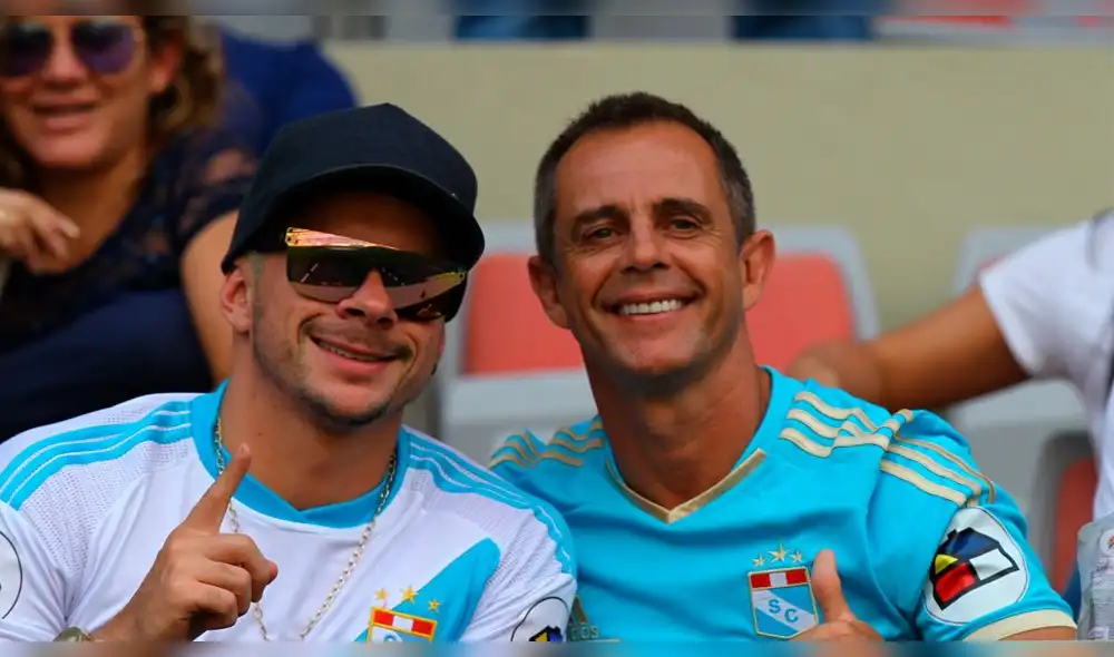 Alianza Lima vs Sporting Cristal: hinchas famosos alientan a los equipos de sus amores [FOTOS]