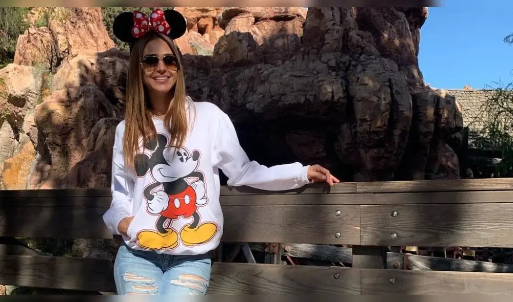 Yanet García recorrió el Paseo de la fama de Hollywood en ceñidos jeans