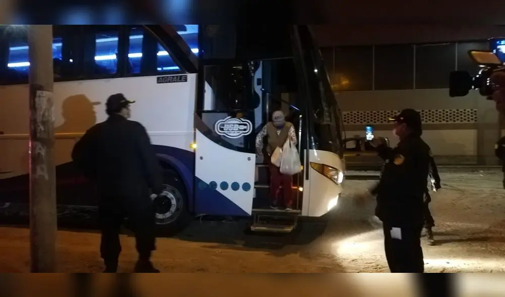 Peruanos provenientes de Chile fueron albergados en Coliseo Perú de Tacna