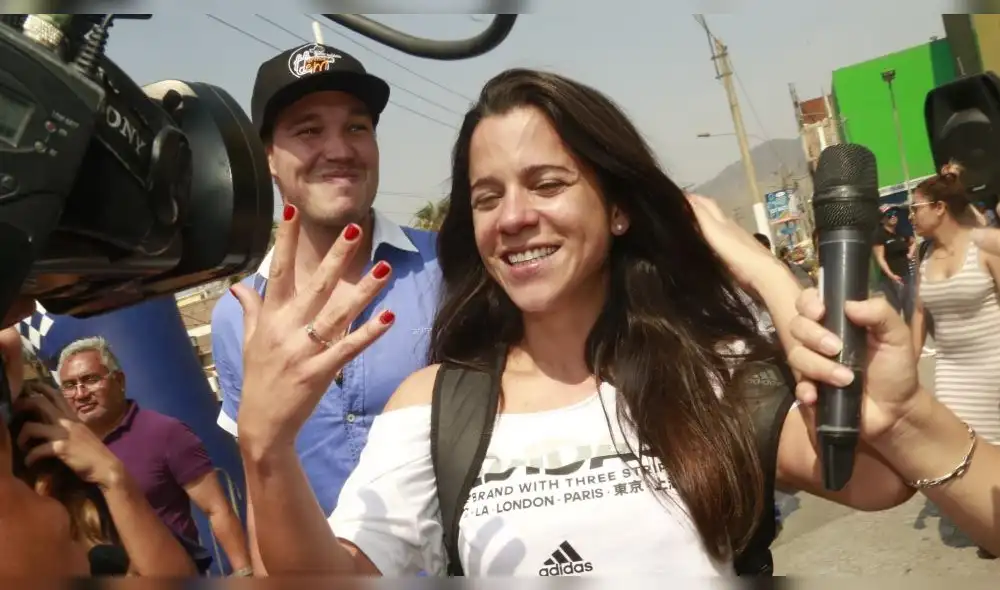 Vanessa Terkes se refugia en Dios tras escándalo con George Forsyth