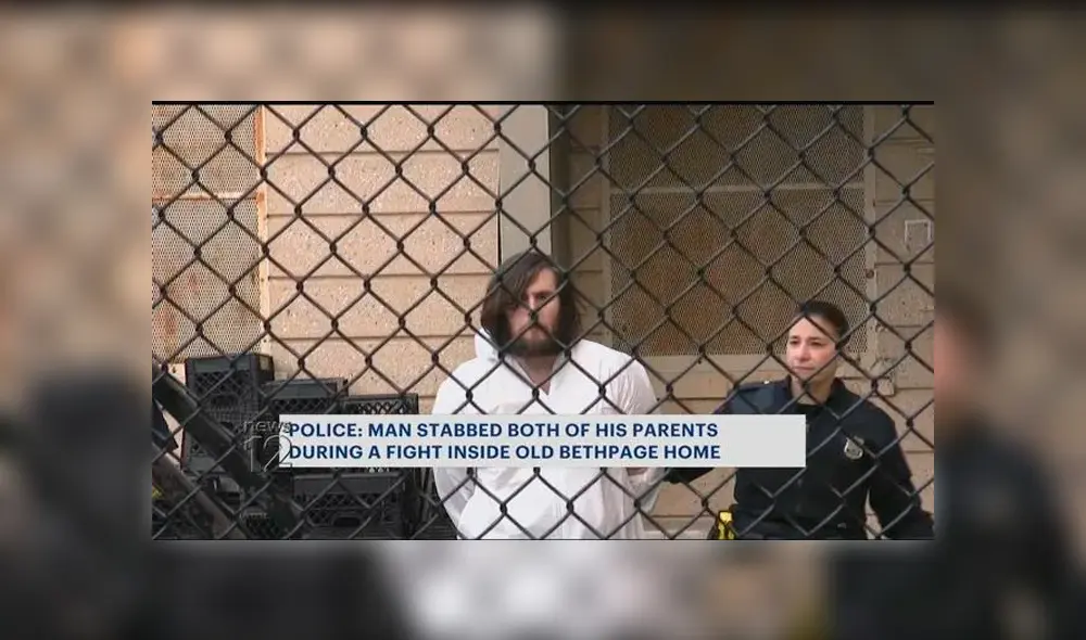 ‘¡Eres la siguiente!’: Joven ataca con un cuchillo a sus padres durante pelea familiar [VIDEO]