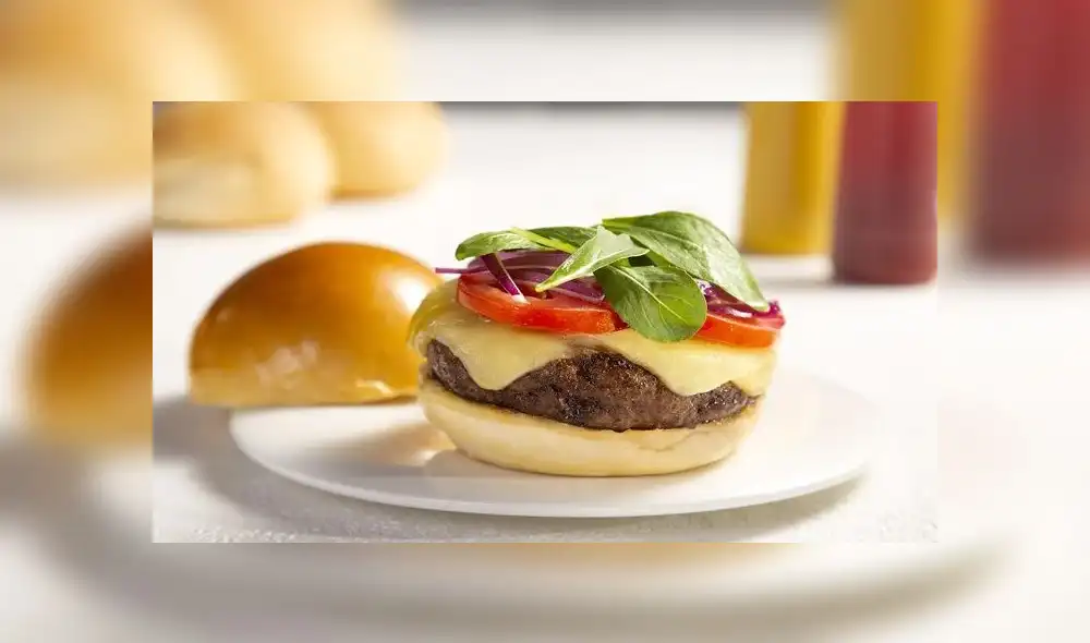 En este Día de la Hamburguesa no te quedes con las ganas y prepara una tú mismo con los ingredientes que tengas en casa. (Foto: )