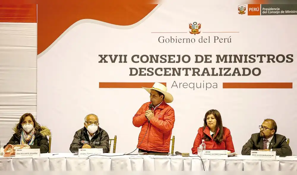 en la mira. Un grupo de autoridades y dirigentes cuestionaron la falta de anuncios en favor de las regiones del sur de parte del presidente Pedro Castillo en su mensaje. en la mira. Un grupo de autoridades y dirigentes cuestionaron la falta de anuncios en favor de las regiones del sur de parte del presidente Pedro Castillo en su mensaje.