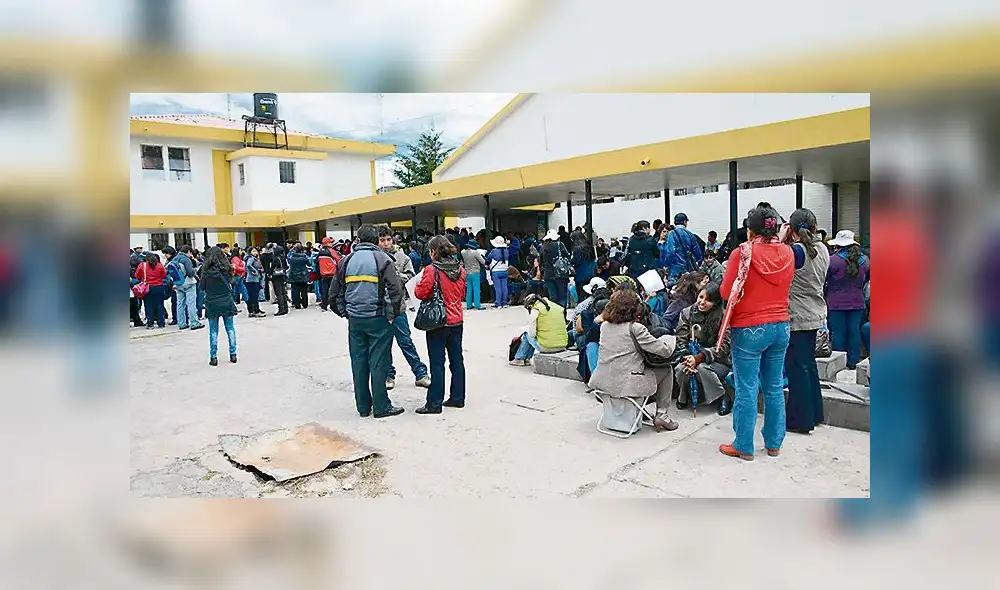 Protesta. Postulantes reclamaron ante falta de organización.