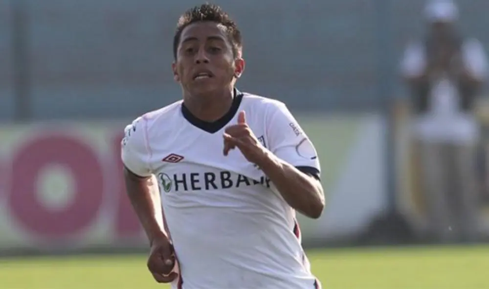 Christian Cueva debutó con San Martín en el 2008. Ganó dos títulos nacionales con los 'santos'. Foto: Difusión. Christian Cueva debutó con San Martín en el 2008. Ganó dos títulos nacionales con los 'santos'. Foto: Difusión.