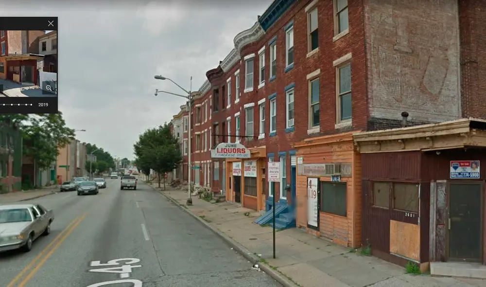 Desliza las imágenes para ver cómo luce el local comercial en el que se filmó varias escenas de la recordada serie House of cards. Foto: captura de Google Maps