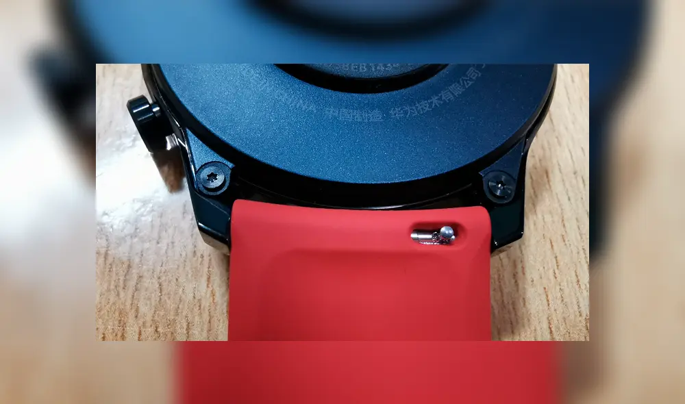 El Huawei Watch GT 2 posee correas intercambiables y retirarlas es muy sencillo. Foto: Juan José López. El Huawei Watch GT 2 posee correas intercambiables y retirarlas es muy sencillo. Foto: Juan José López.