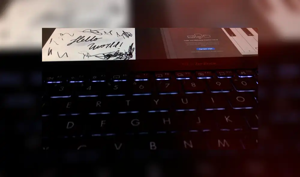 La Zenbook Pro Duo es buena aliada hasta para hacer garabatos.