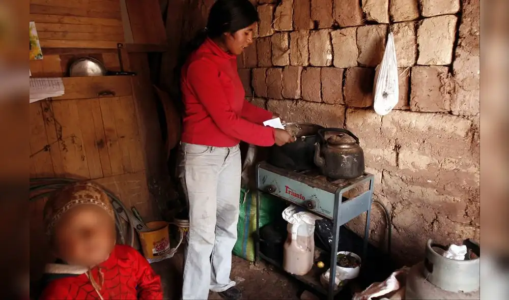 Dos de cada diez peruanos viven en condición de pobreza Dos de cada diez peruanos viven en condición de pobreza