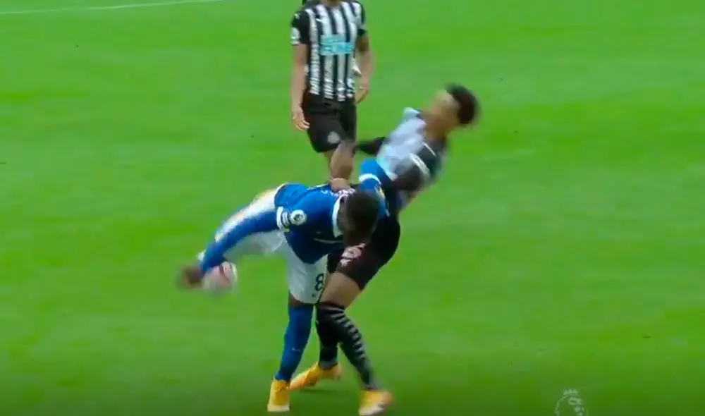 Bissouma intentó despejar el balón pero terminó impactando el rostro de Jamal Lewis. Foto: Captura/Premier League Bissouma intentó despejar el balón pero terminó impactando el rostro de Jamal Lewis. Foto: Captura/Premier League