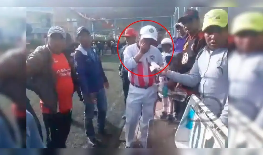 Puno: futbolista agarra a golpes a árbitro en campeonato distrital de Asillo [VIDEO]