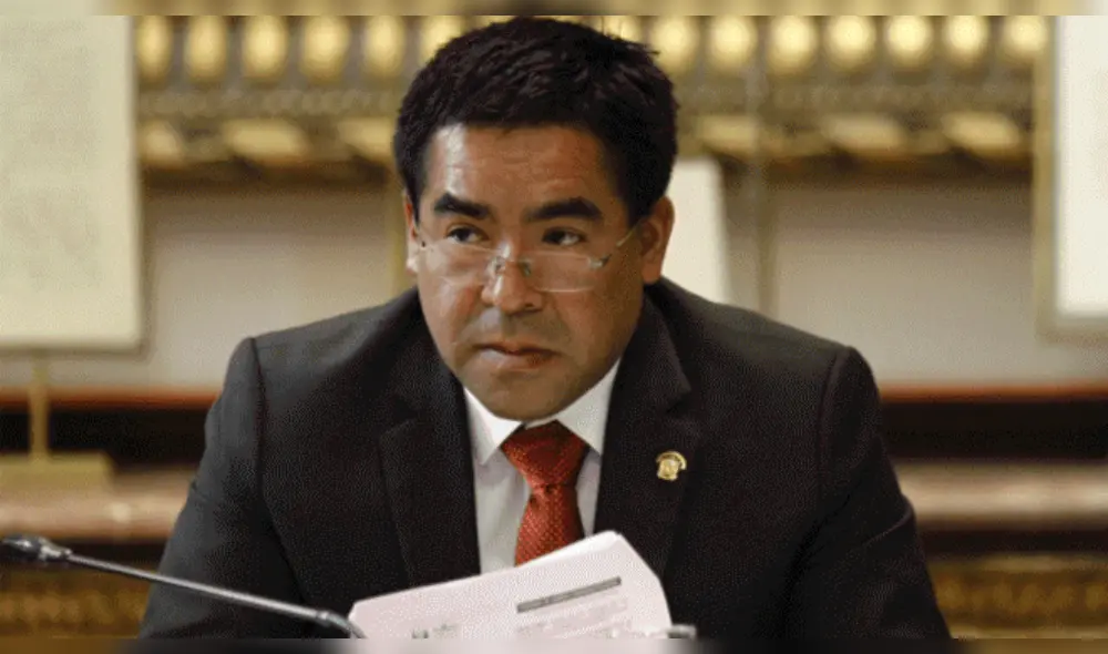 Alberto Oliva renunció al partido Peruanos por el Kambio Alberto Oliva renunció al partido Peruanos por el Kambio