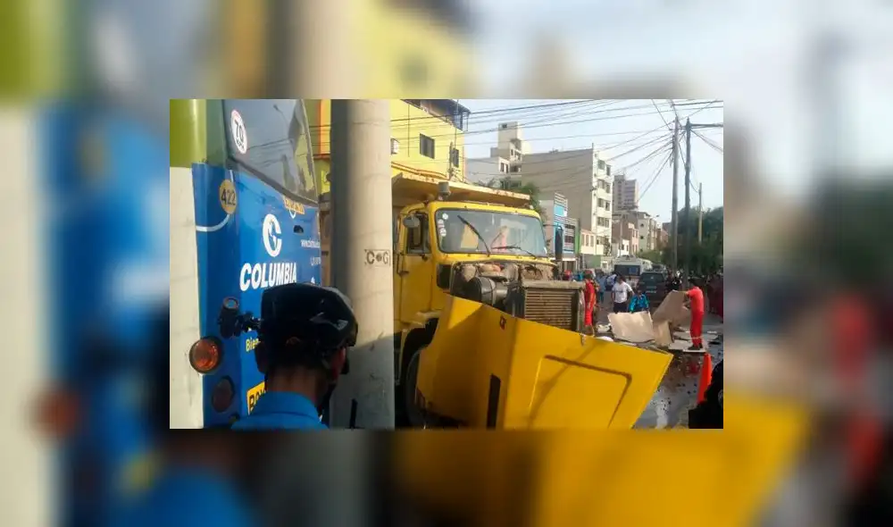 Miraflores: Bus de la línea 73 impactó contra volquete y dejó al menos 10 heridos | VIDEO