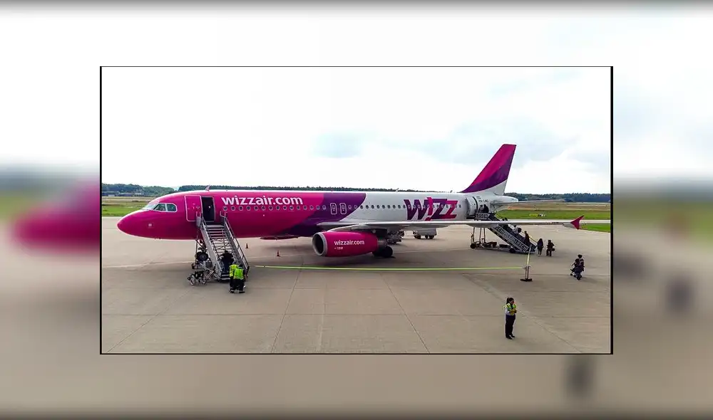 Pasajero en estado de ebriedad insulta y realiza saludo nazi durante un vuelo de Wizz Air [VIDEO]