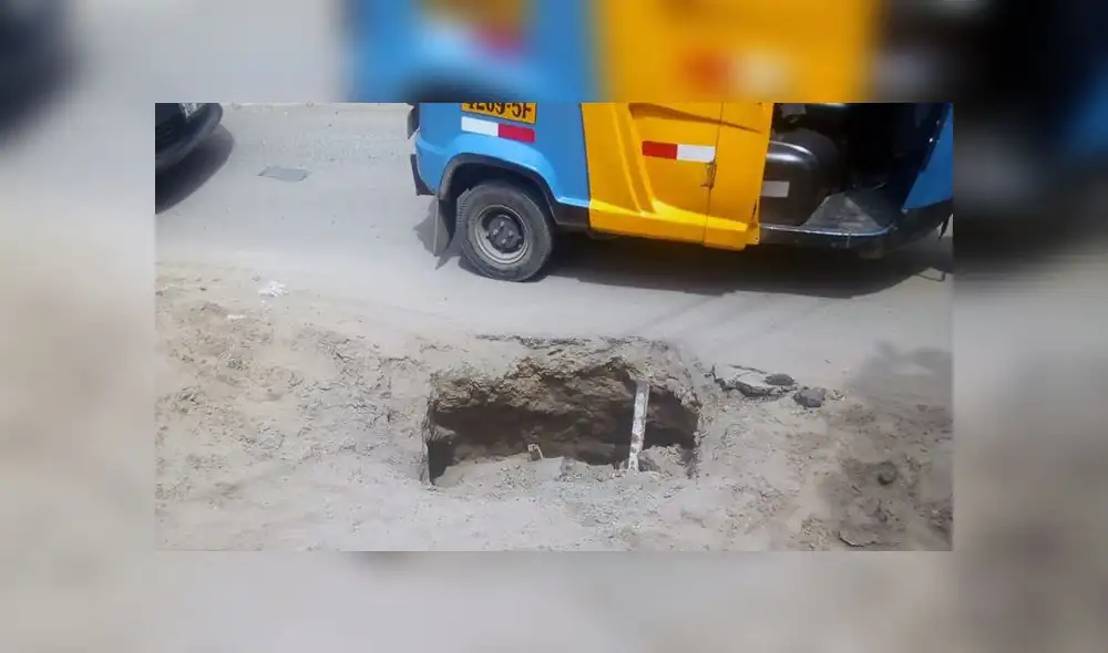 SJM: hueco cerca a pista genera accidentes de tránsito SJM: hueco cerca a pista genera accidentes de tránsito