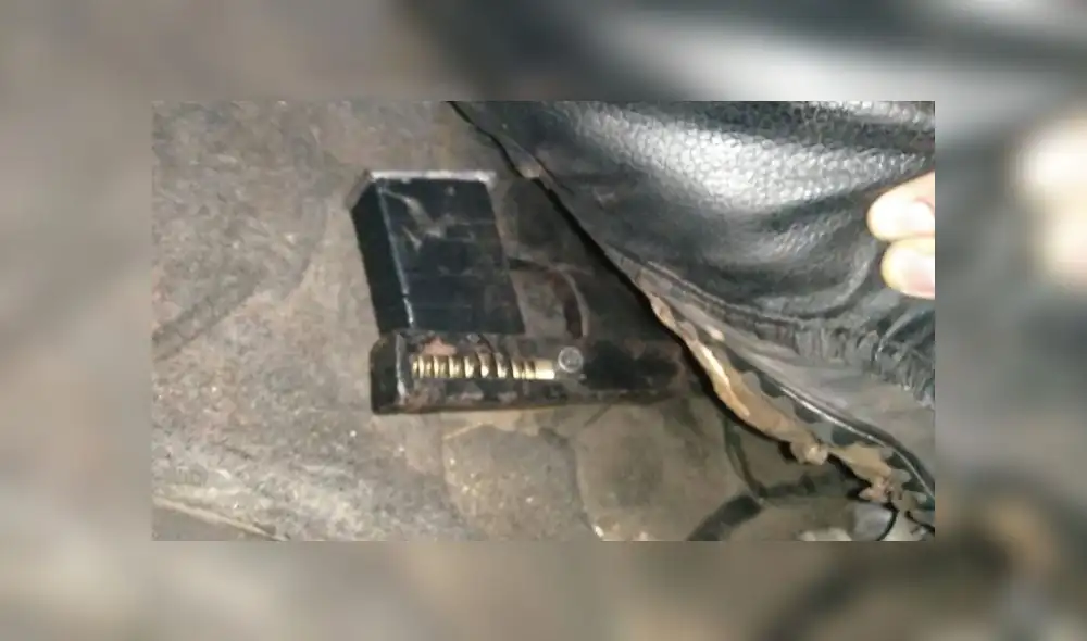 Delincuentes circulaban cerca al centro financiero de Fiori con actitud sospechosa y al negarse a identificarse, la PNP procedió a intervenirlos (Foto: Christian Moreno / Grupo La República) Delincuentes circulaban cerca al centro financiero de Fiori con actitud sospechosa y al negarse a identificarse, la PNP procedió a intervenirlos (Foto: Christian Moreno / Grupo La República)