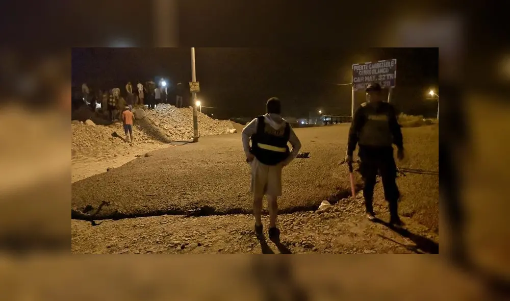 Tacna: Huaico deja dos familias damnificadas y un auto atrapado [FOTOS Y VIDEO]