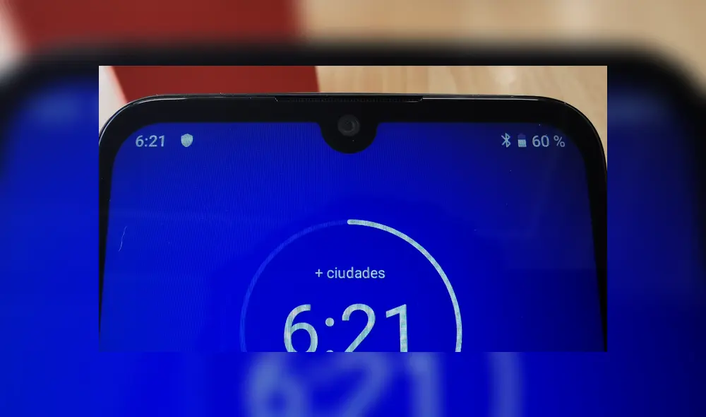 La cámara frontal del Moto E6 Plus tiene 8 MP. Foto: Juan José López Cuya.